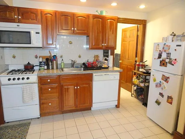 Studio, 400 sqft, $2,200 — Photo 1