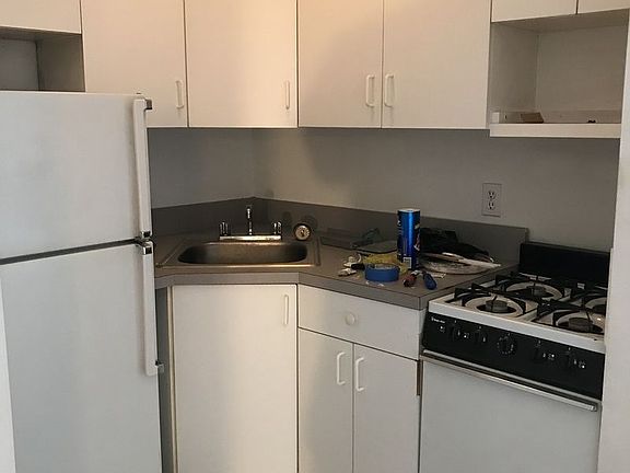 4th image of 377 Bleecker St APT 2A