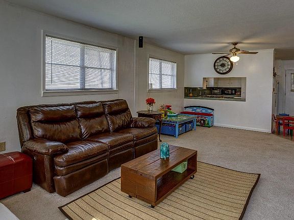 3rd image of 40408 Kathy St
