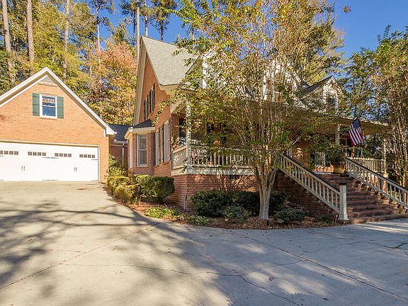 2nd image of 617 Woodwalk Ln