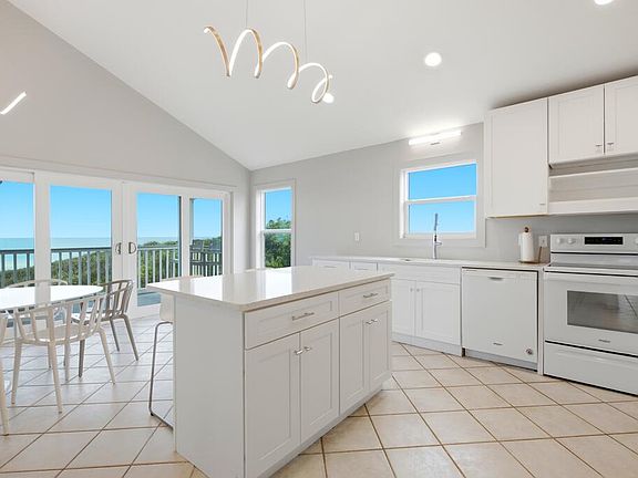 4th image of 1504 Canopy Ln