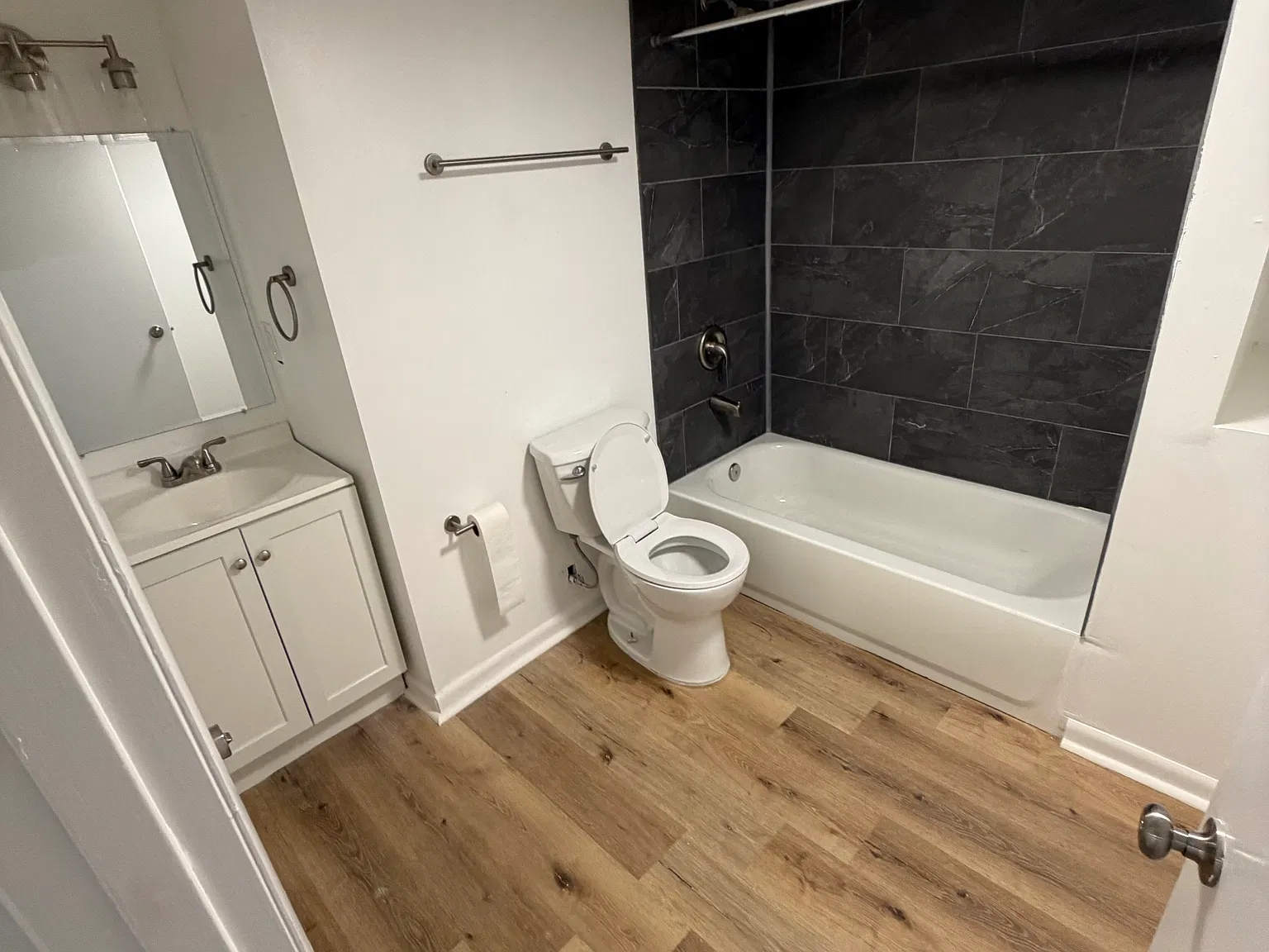 5 bed, 1758 sqft, $2,350 — Photo 4