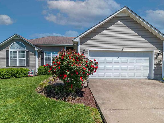 3rd image of 415 Cedar Hollow Dr