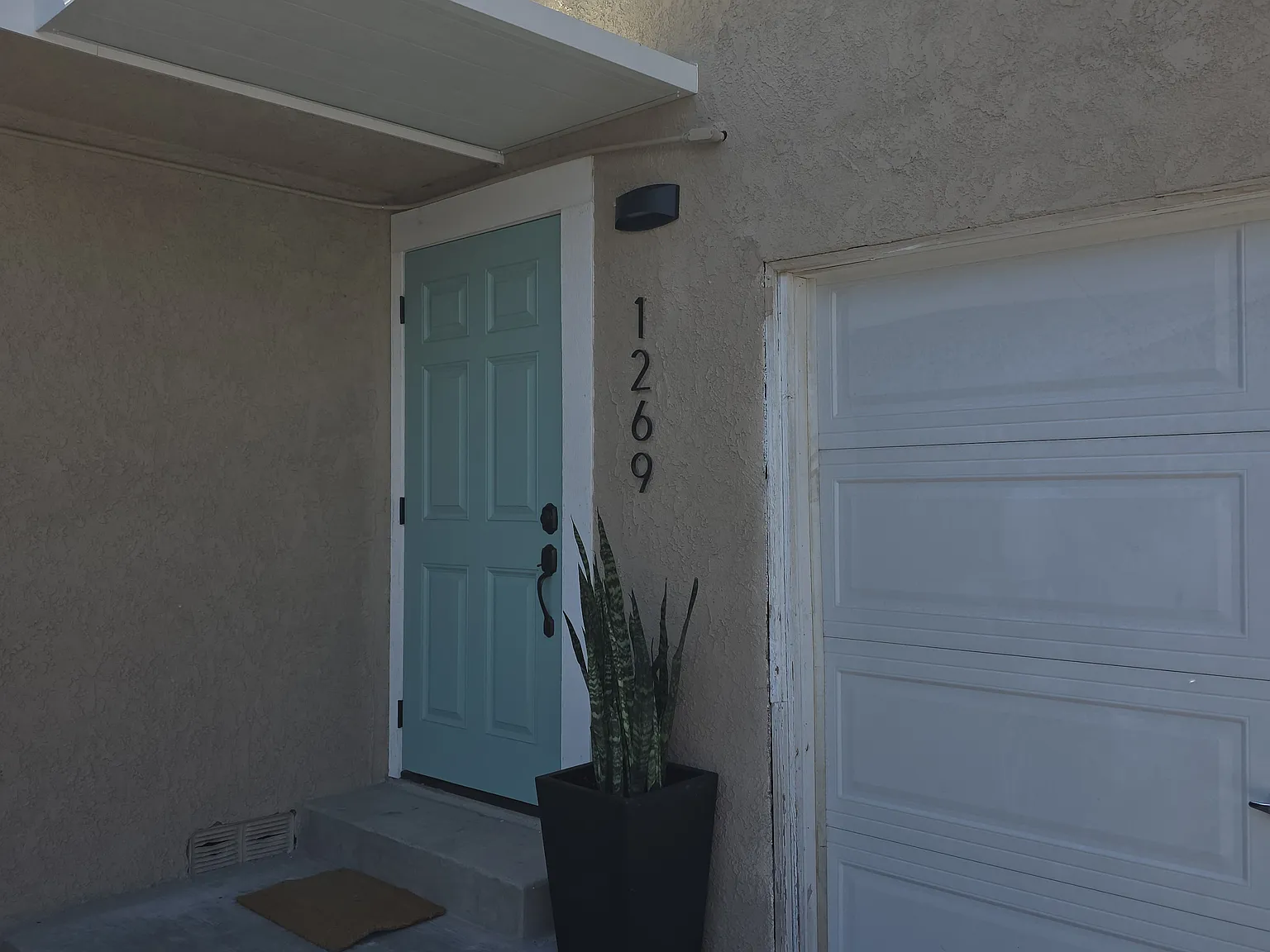 2 bed, 750 sqft, $2,350 — Photo 2