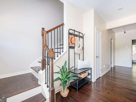 5th image of 1444 Ridgebend Way SE