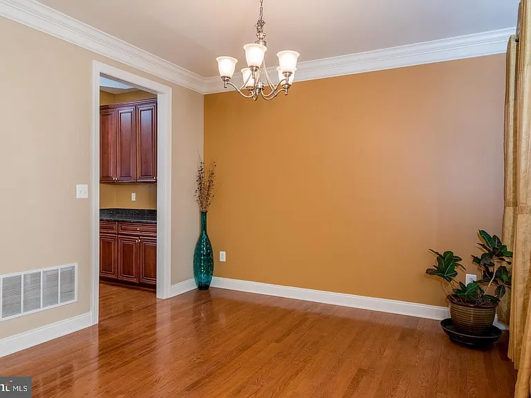 2123 Split Creek Ln — Photo 6