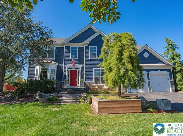 6667 Sunningham Ln, Macungie, PA 18062