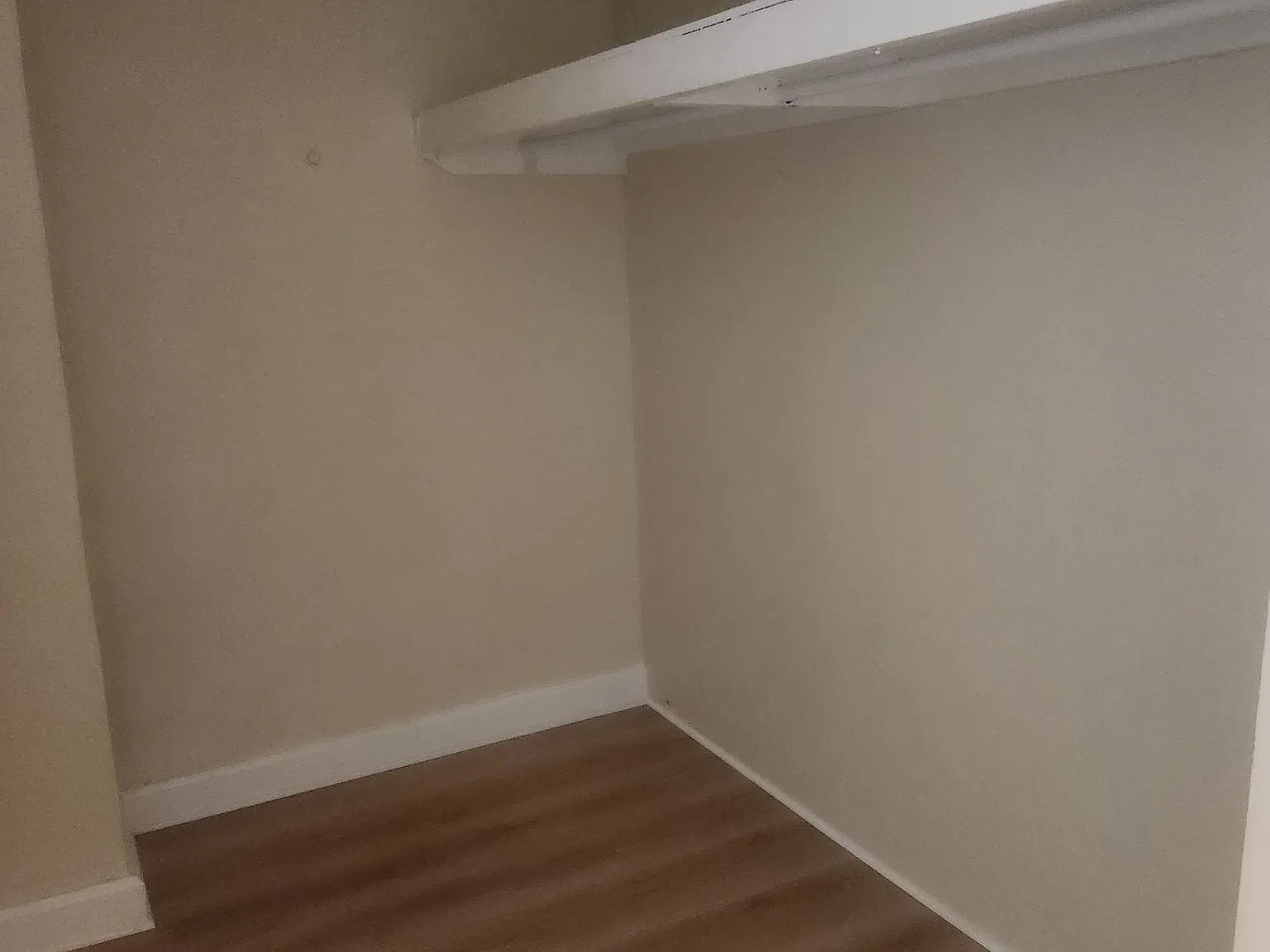 Camden - 735 — Photo 3