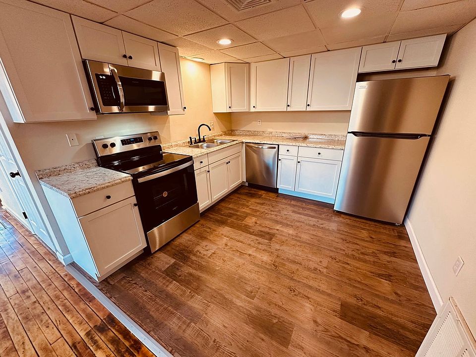 1st image of 32 W King St APT 3