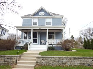 855 N 8th St, Manitowoc, WI 54220