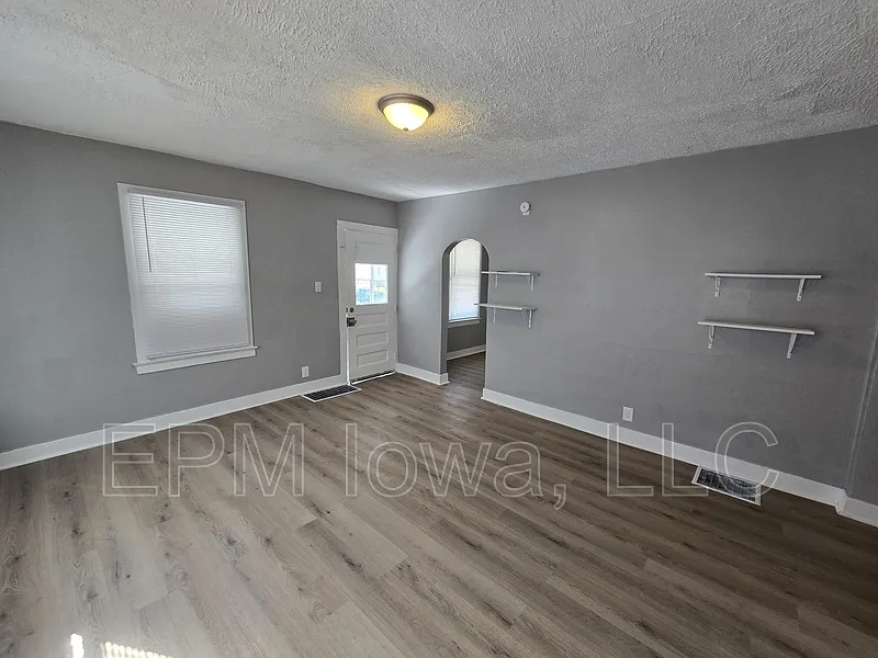 3 bed, 1.0 bath, 1246 sqft, $875 — Photo 4