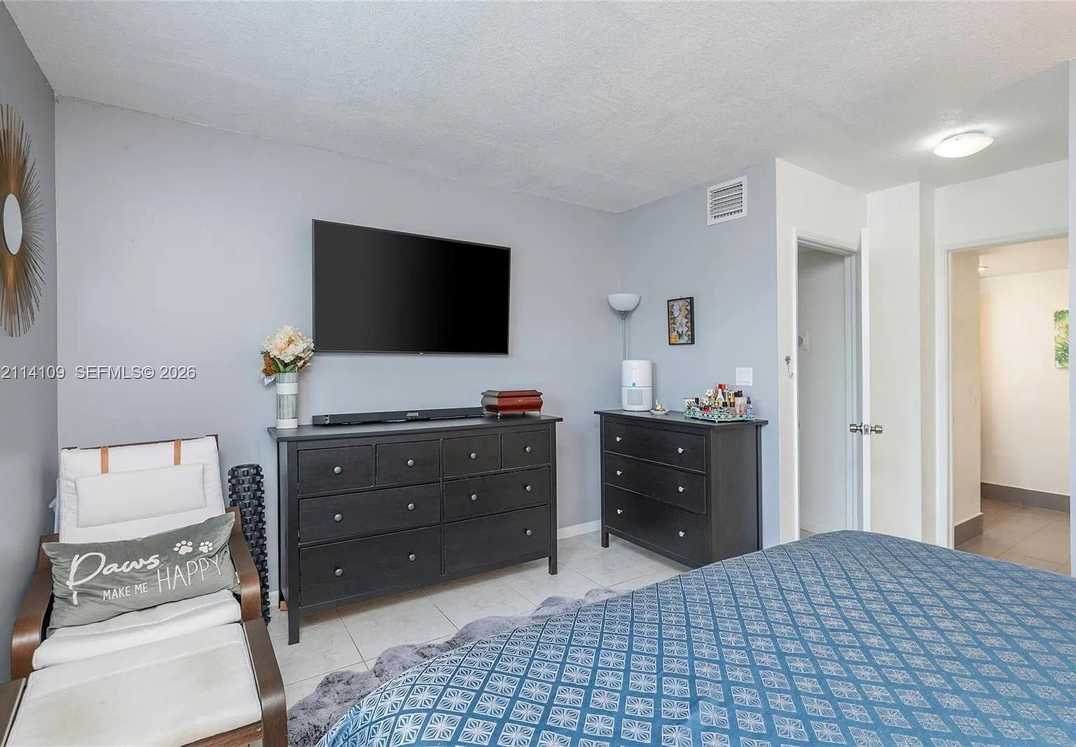 15761 SW 137th Ave — Photo 4