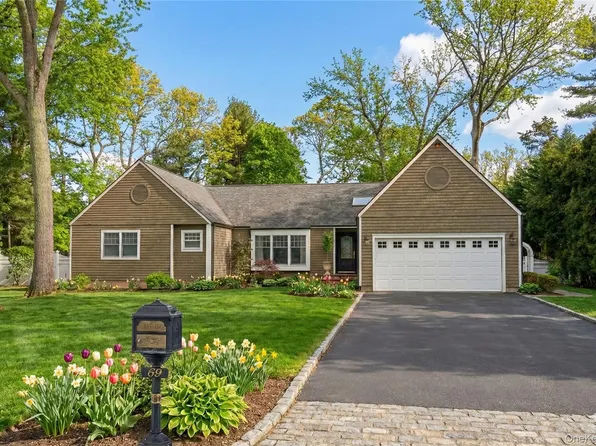 69 Tamarack St, East Northport, NY 11731