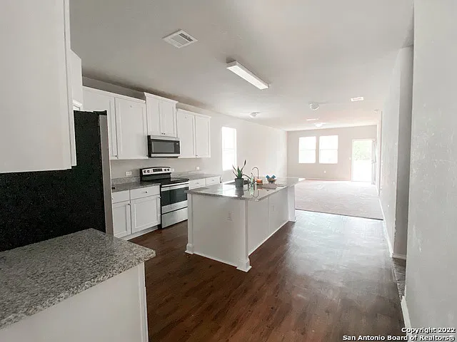 3 bed, 2.0 bath, 1667 sqft, $1,750 — Photo 4