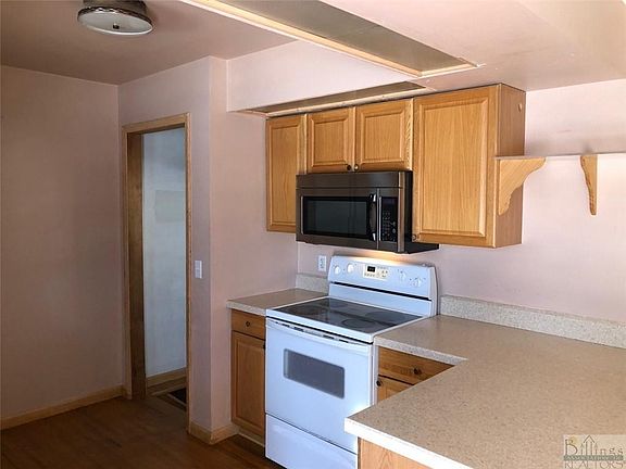 3rd image of 2938 Lynn Ave