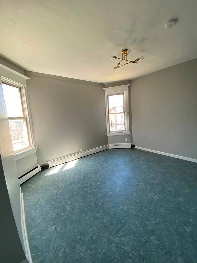 3 bed, 1.0 bath, $3,300 — Photo 1