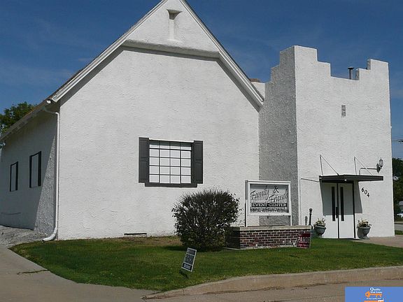3rd image of 604 W Court St