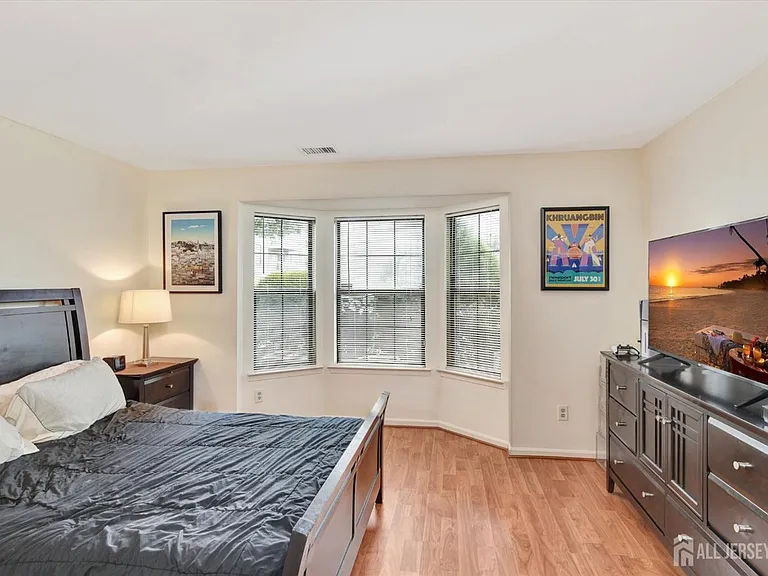 54 Lear Ct — Photo 14