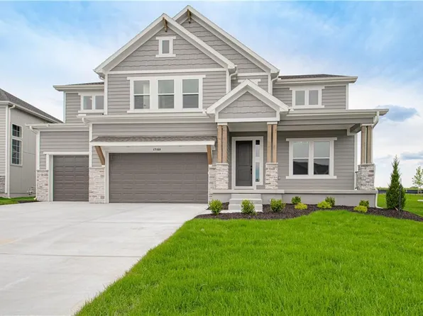 17168 S Laurelwood St, Olathe, KS 66062
