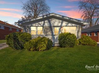 2710 Woodworth Pl, Hazel Crest, IL 60429