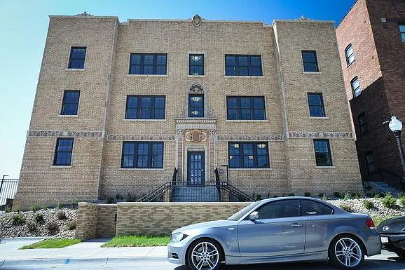 Flats on Howard — Photo 49