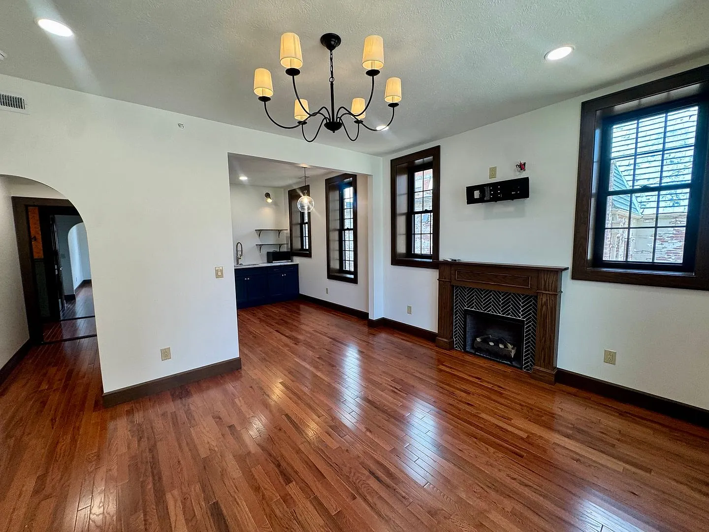 Meridian Flats — Photo 2