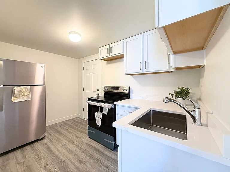 29222 Grand River Ave #5 — Photo 2