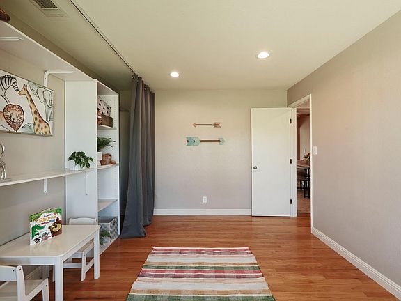 5th image of 916 6th St