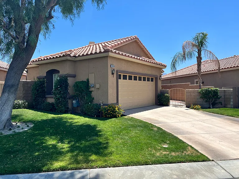 79679 Carmel Valley Ave — Photo 2