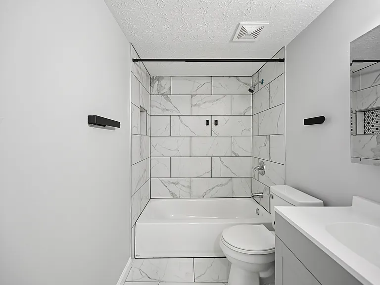 Virginia Creek Apartments — Photo 20