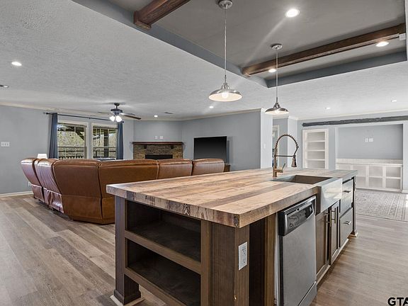 5th image of 535 NE County Rd #2060