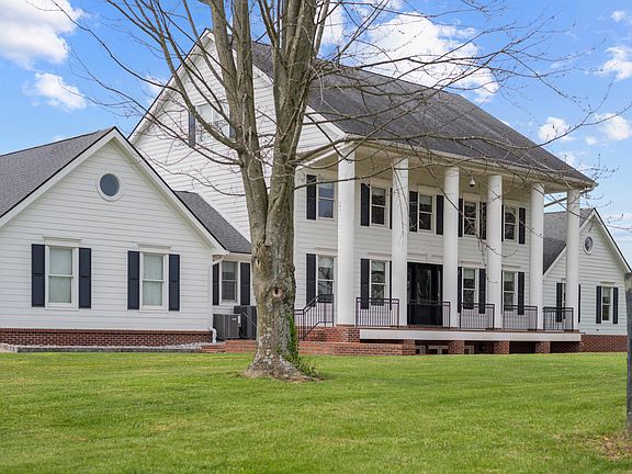 3rd image of 3600 Briar Hill Rd