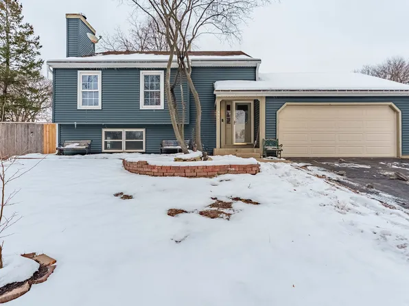 1359 Madison Ct, St Charles, IL 60174