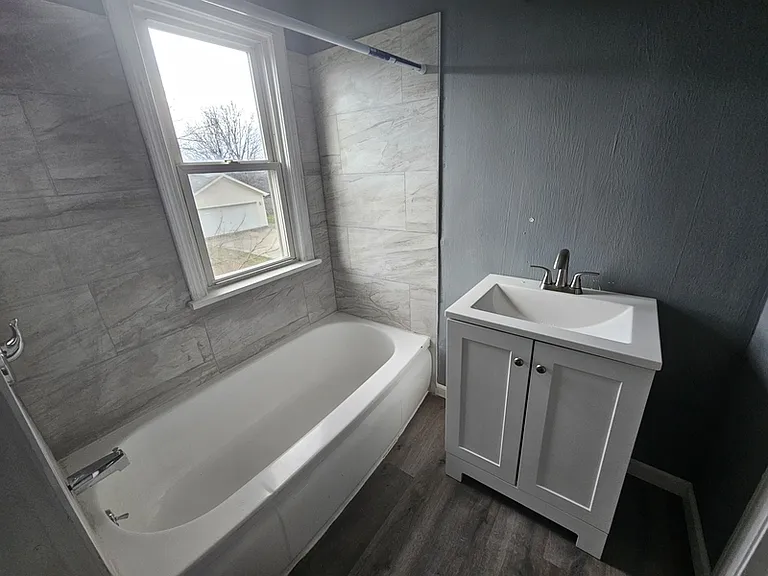 7040 Roy Ave — Photo 9