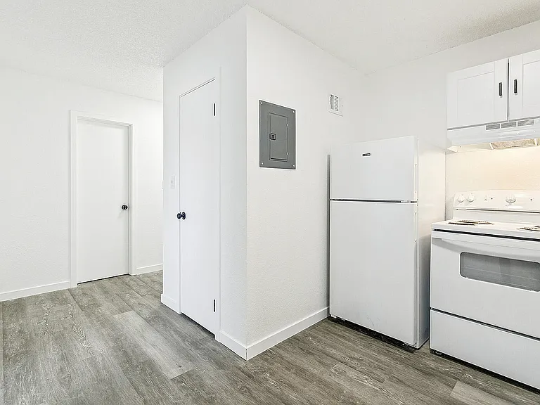 3925 E San Miguel St Colorado Springs CO 80909 USA-024-017-24-MLS_Size