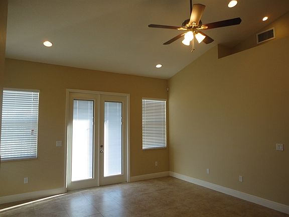 3rd image of 1108 Crimson Clover Ln
