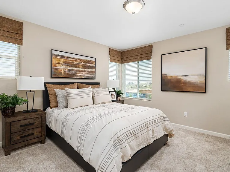 1108 Vanguard Way W — Photo 16