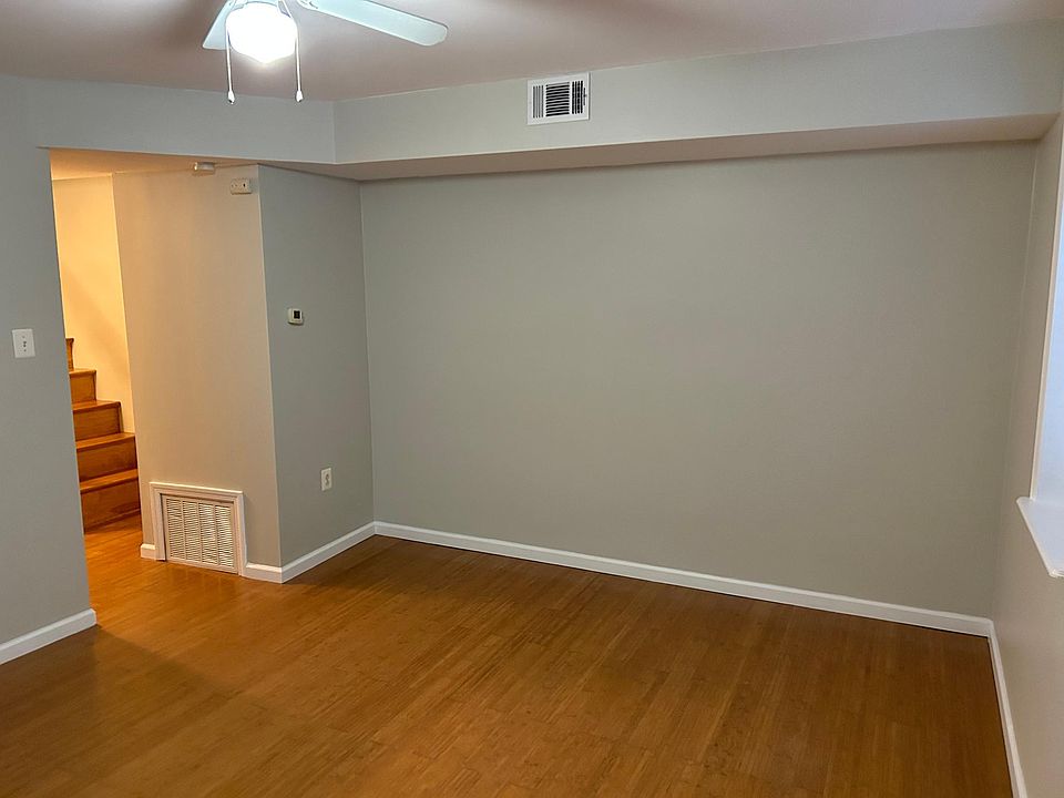 Spacious living room