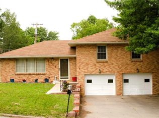 2905 Beck Rd, Saint Joseph, MO 64506
