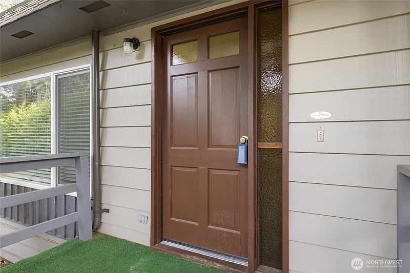 3rd image of 4108 80th Avenue W