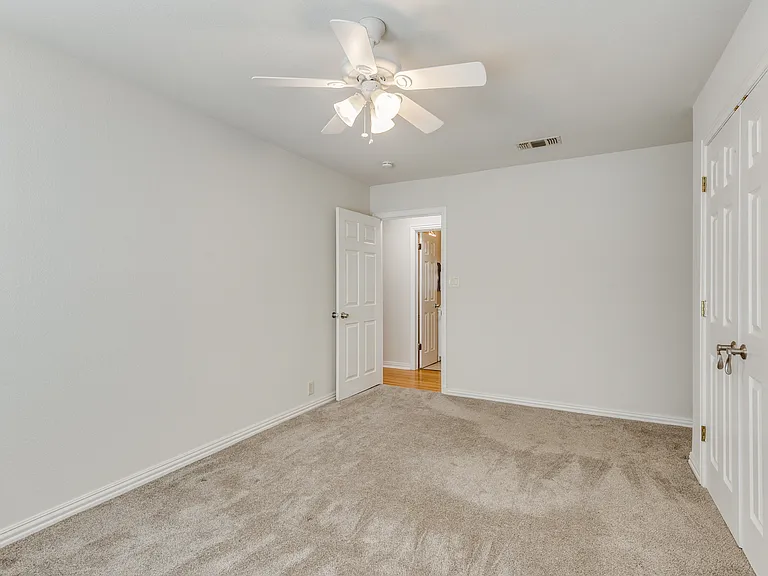 4517 Donnelly Ave — Photo 15