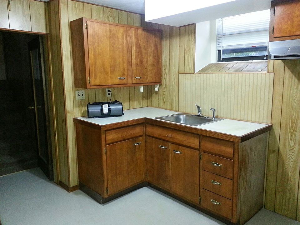 1st image of 304 Rich Ave #1