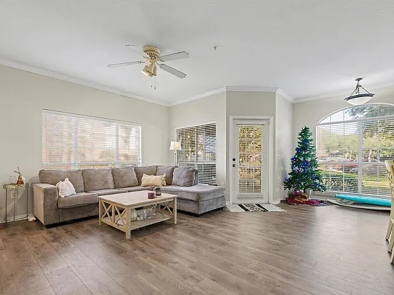 59 Hampton Pl #20D — Photo 2