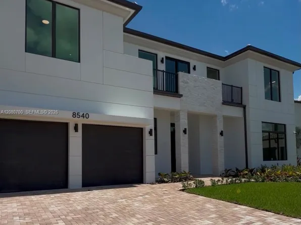 8540 NW 160th Ter, Hialeah, FL 33016