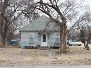 527 NE 5th St, Abilene, KS 67410
