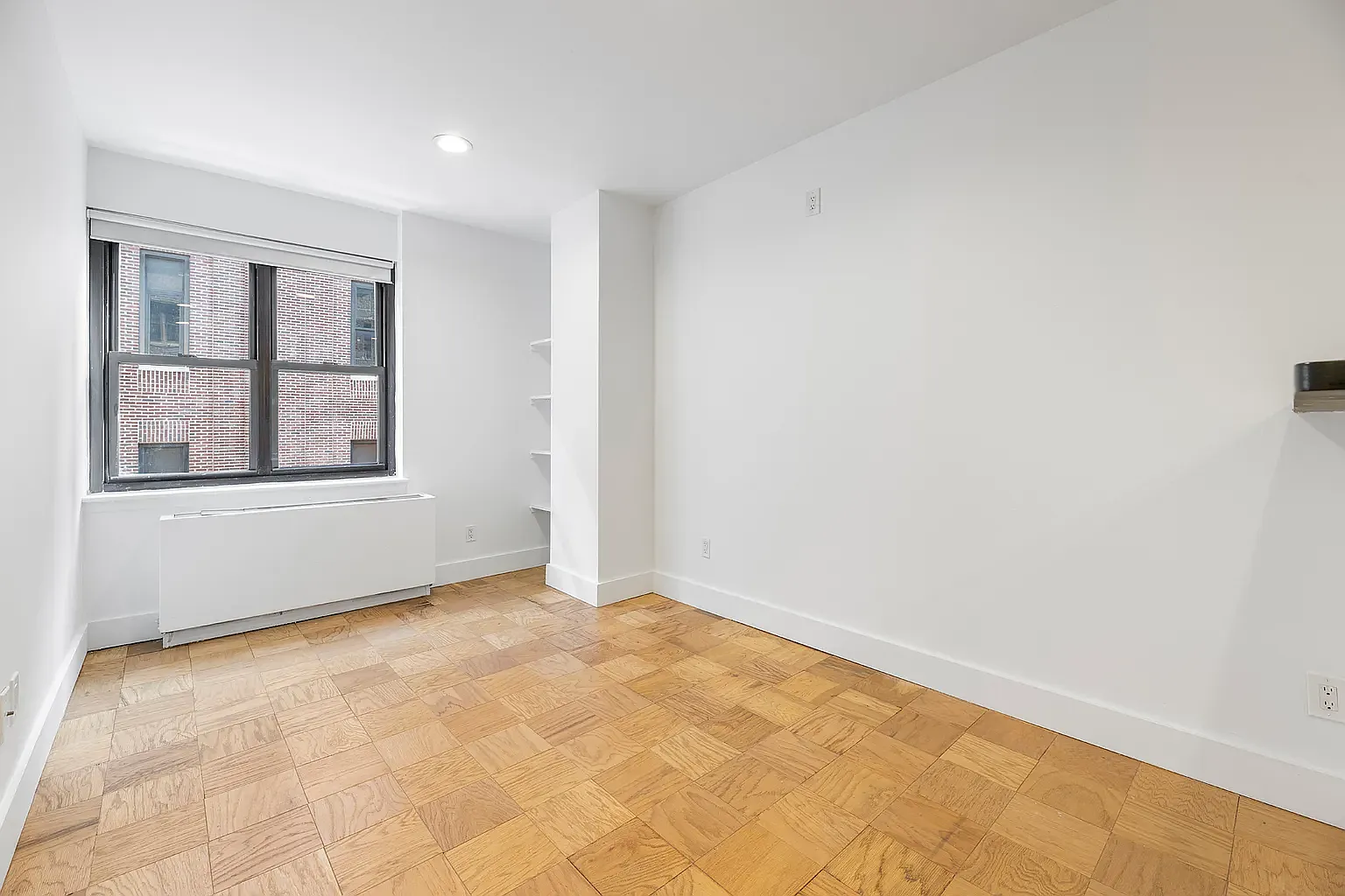 213 East 37th Street — Photo 2