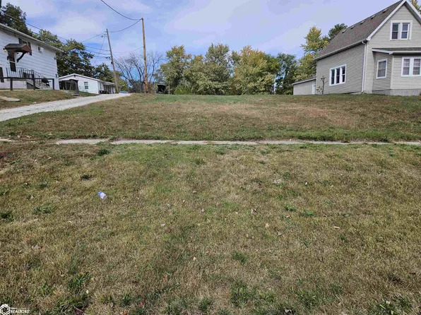 217 E Washington St, Osceola, IA 50213