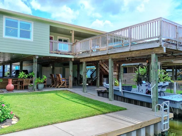 122 Four Master Rd, Freeport, TX 77541