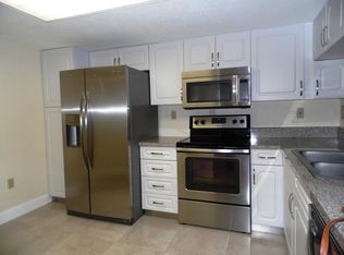 11381 SW 3rd St, Pembroke Pines, FL 33025