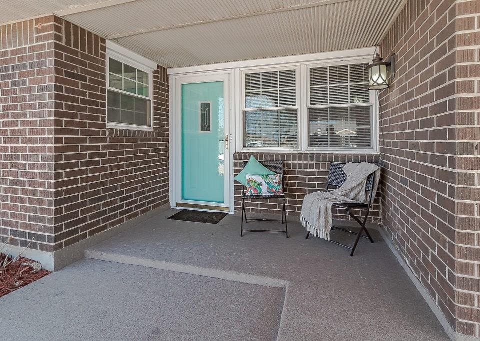 1st image of 4812 SE 25th Ter